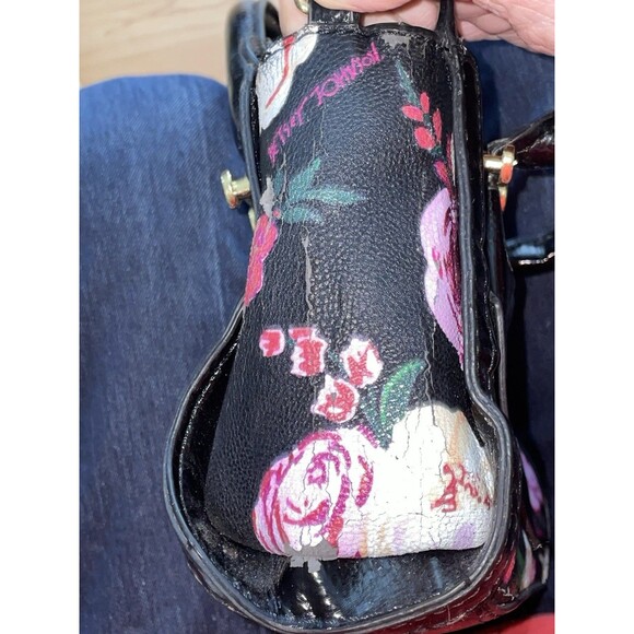 Betsey Johnson Small black Bow handbag Flower Pattern - Picture 13 of 13